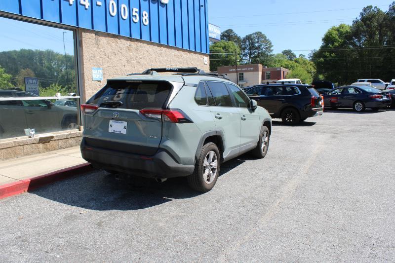 Toyota RAV4 XLE FWD (Natl) 2020