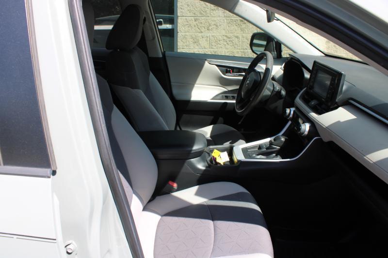 Toyota RAV4 XLE FWD (Natl) 2020