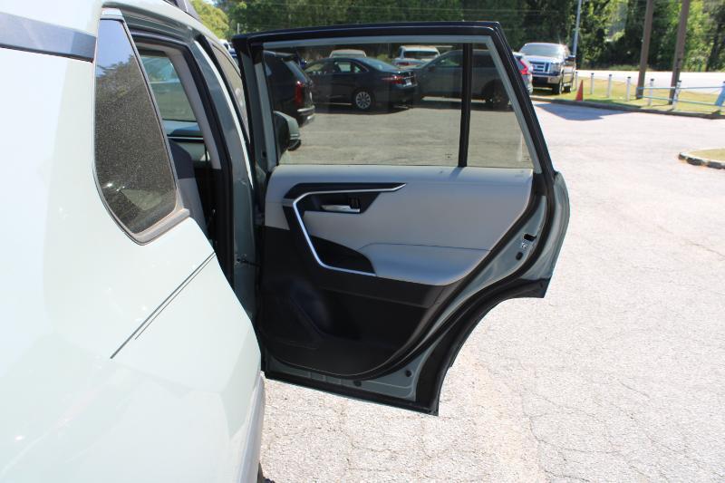 Toyota RAV4 XLE FWD (Natl) 2020