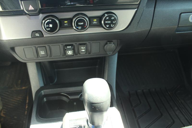 Toyota Tacoma SR5 Double Cab 5' Bed V6 4x2 AT (Natl) 2018