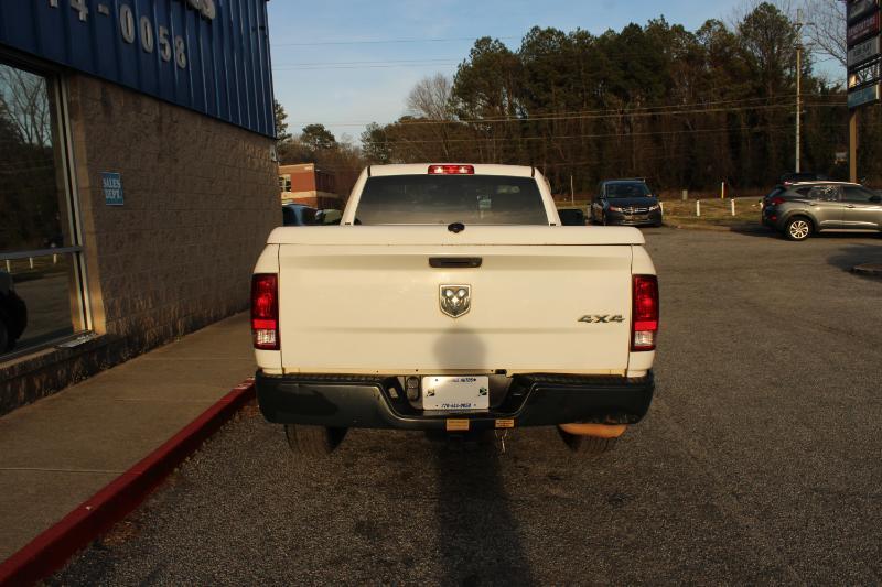 RAM 1500 4WD Reg Cab 140.5" Tradesman 2015