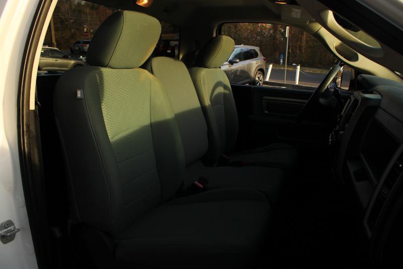 RAM 1500 4WD Reg Cab 140.5" Tradesman 2015