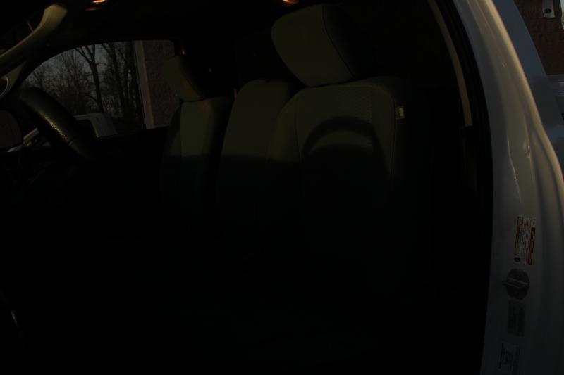 RAM 1500 4WD Reg Cab 140.5" Tradesman 2015