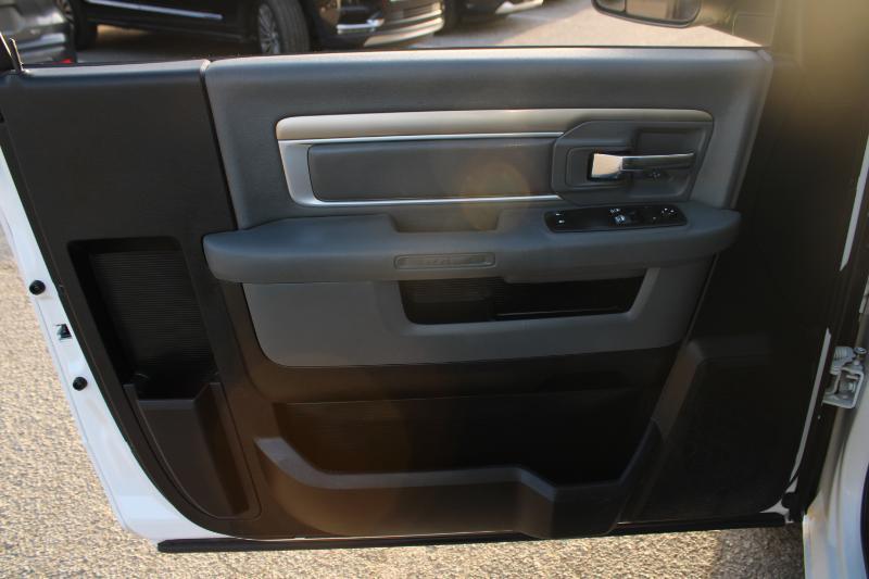 RAM 1500 4WD Reg Cab 140.5" Tradesman 2015