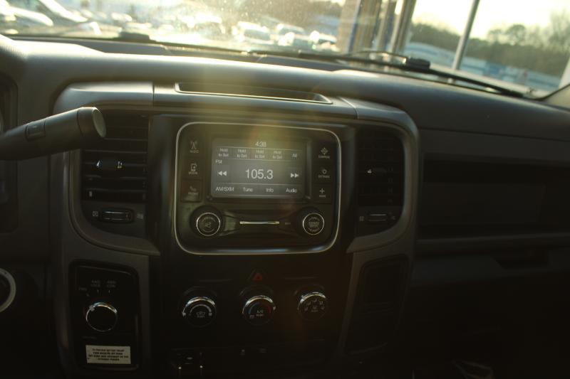 RAM 1500 4WD Reg Cab 140.5" Tradesman 2015