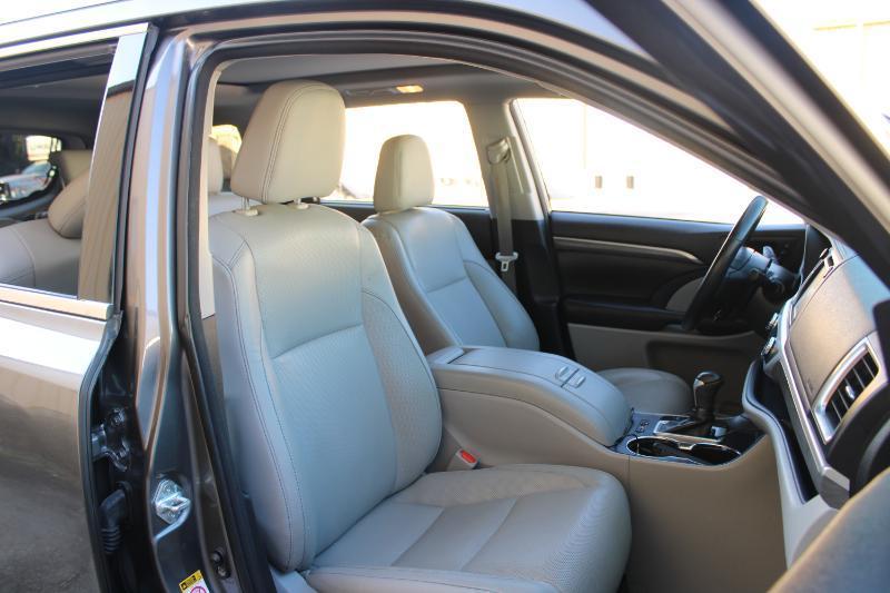 Toyota Highlander Limited V6 FWD (Natl) 2018