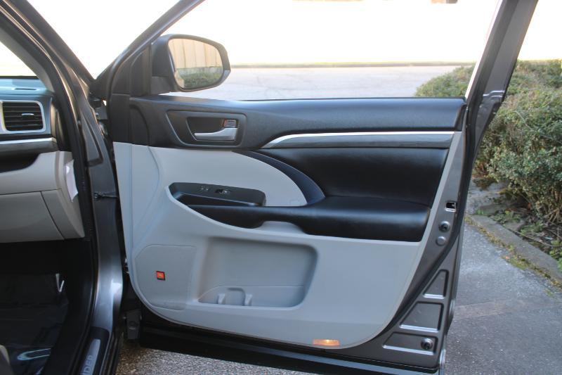 Toyota Highlander Limited V6 FWD (Natl) 2018