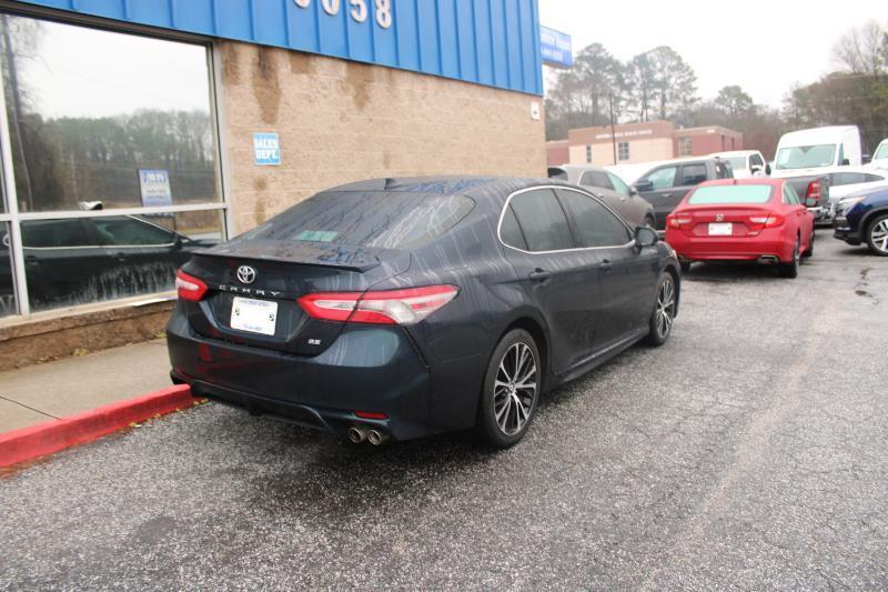 Toyota Camry SE Auto (Natl) 2019