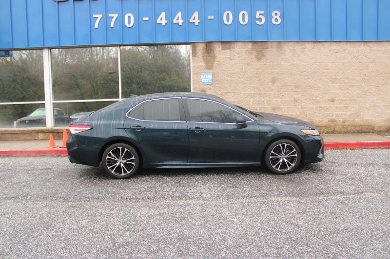 Toyota Camry SE Auto (Natl) 2019