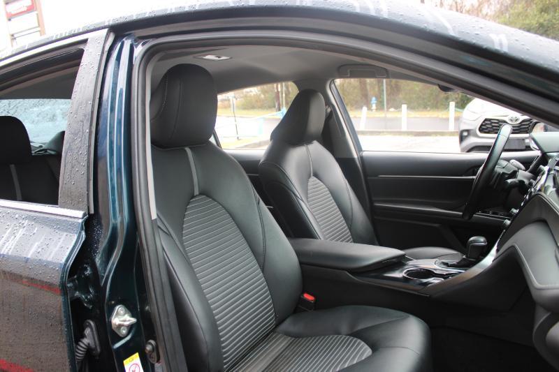 Toyota Camry SE Auto (Natl) 2019