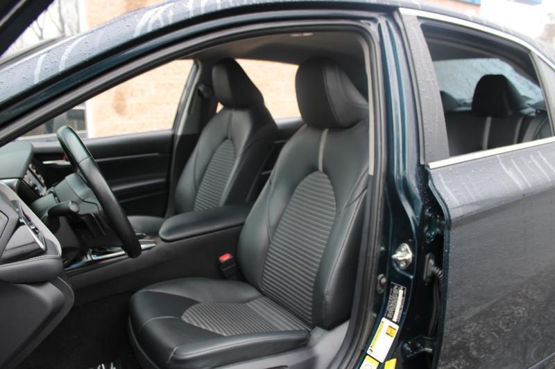 Toyota Camry SE Auto (Natl) 2019