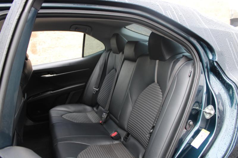 Toyota Camry SE Auto (Natl) 2019