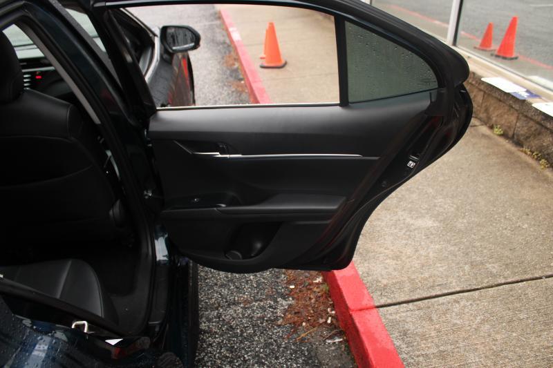 Toyota Camry SE Auto (Natl) 2019