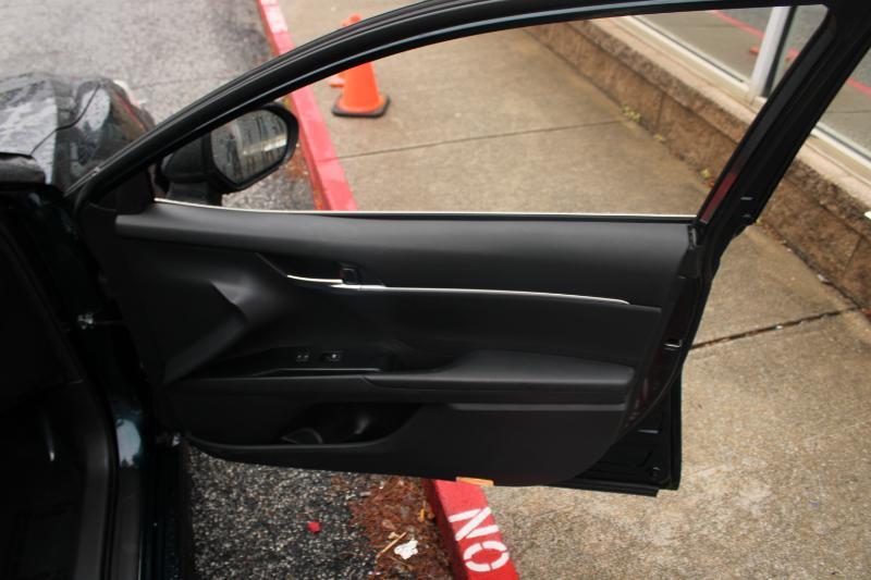 Toyota Camry SE Auto (Natl) 2019