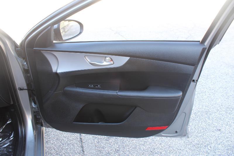 Kia Forte LXS IVT 2024