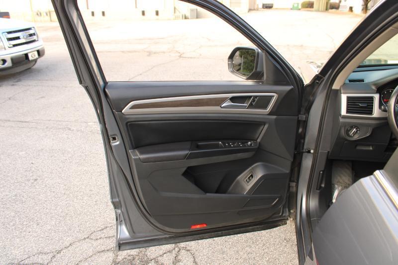 Volkswagen Atlas 3.6L V6 SE w/Technology 4MOTION 2019