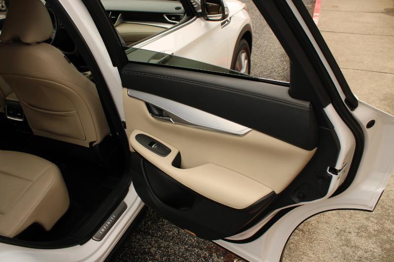 Infiniti QX50 LUXE FWD 2019