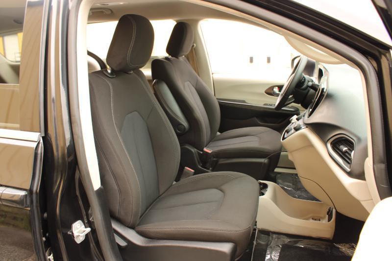 Chrysler Voyager LX FWD 2022