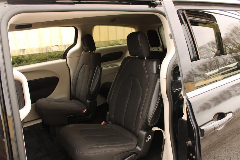 Chrysler Voyager LX FWD 2022