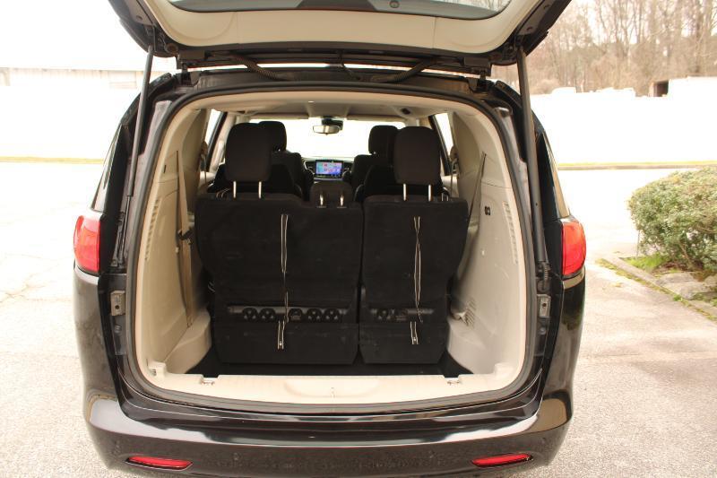 Chrysler Voyager LX FWD 2022