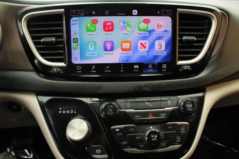 Chrysler Voyager LX FWD 2022