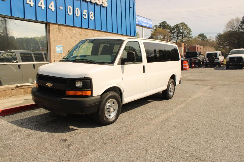 Chevrolet Express Passenger RWD 2500 135" LS 2013
