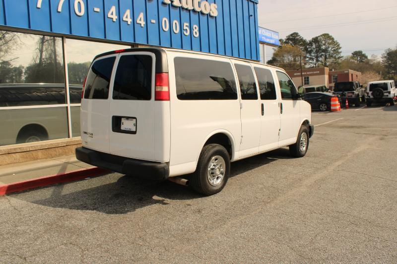 Chevrolet Express Passenger RWD 2500 135" LS 2013