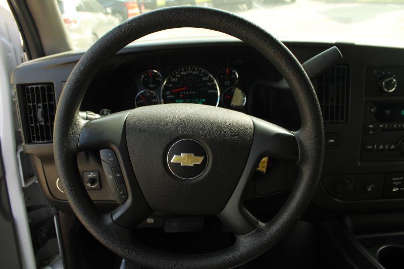 Chevrolet Express Passenger RWD 2500 135" LS 2013