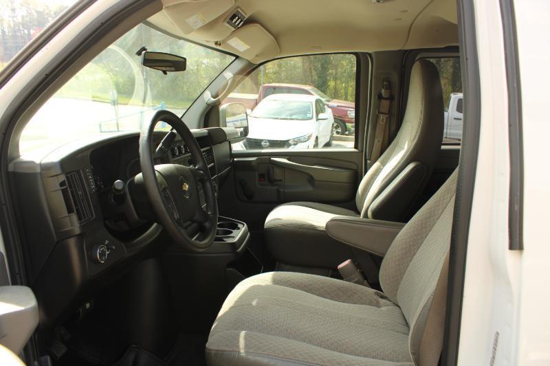 Chevrolet Express Passenger RWD 2500 135" LS 2013