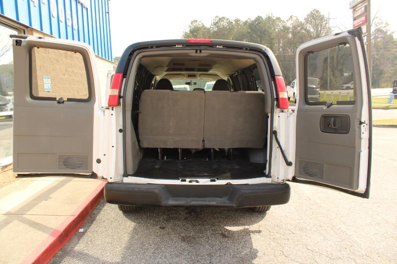 Chevrolet Express Passenger RWD 2500 135" LS 2013