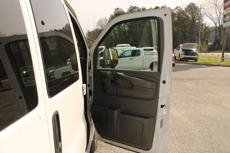 Chevrolet Express Passenger RWD 2500 135" LS 2013