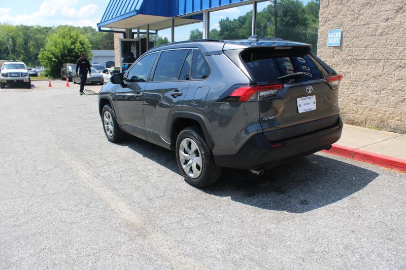 Toyota RAV4 LE FWD (Natl) 2021