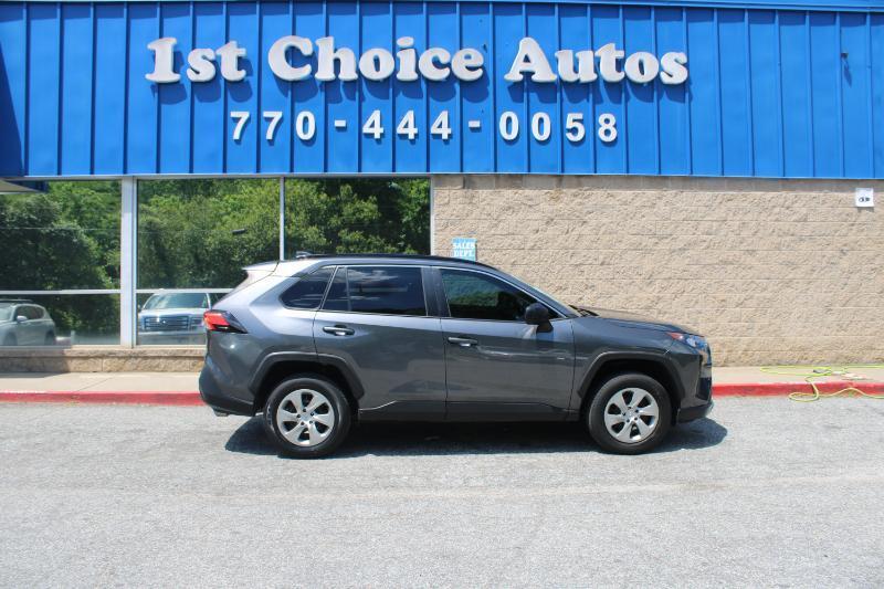 Toyota RAV4 LE FWD (Natl) 2021