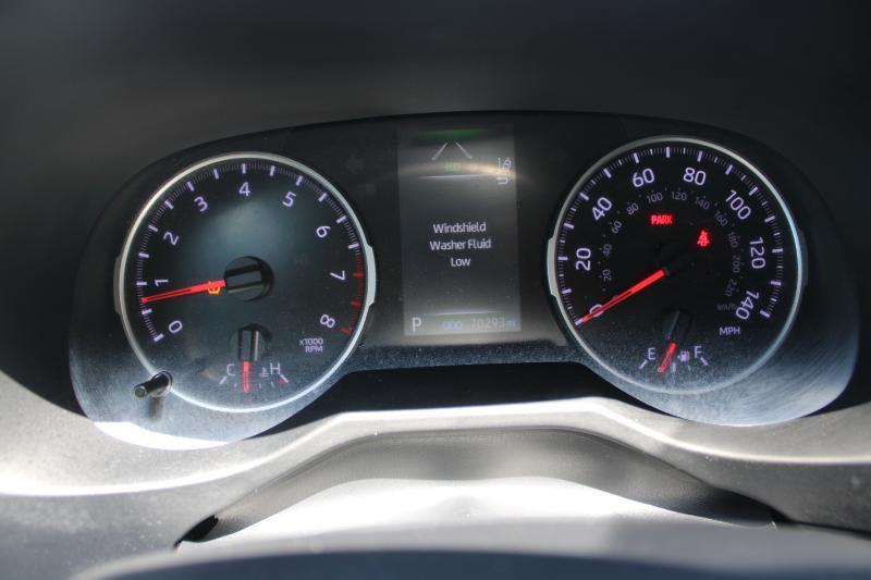 Toyota RAV4 LE FWD (Natl) 2021