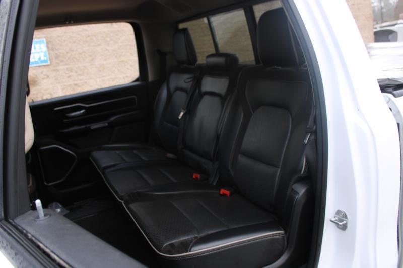 RAM 1500 Laramie 4x2 Crew Cab 5'7" Box 2020