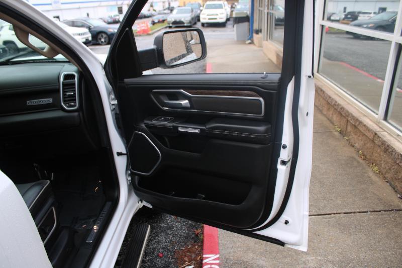 RAM 1500 Laramie 4x2 Crew Cab 5'7" Box 2020