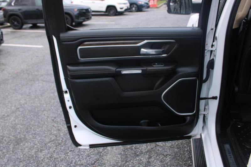 RAM 1500 Laramie 4x2 Crew Cab 5'7" Box 2020