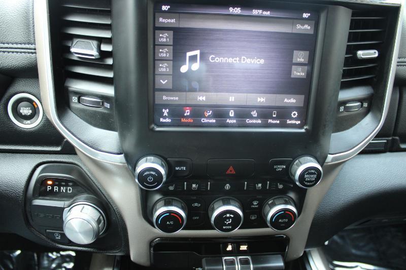 RAM 1500 Laramie 4x2 Crew Cab 5'7" Box 2020