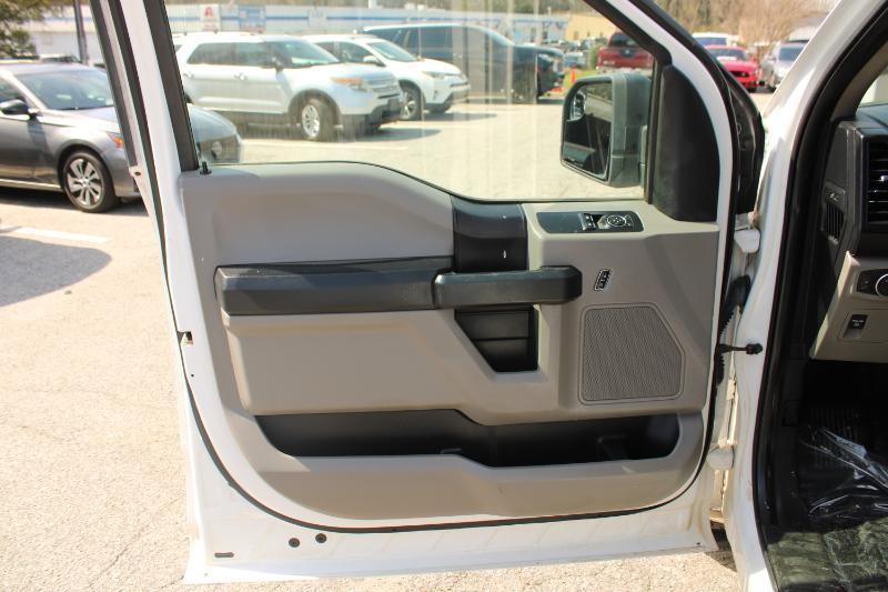 Ford F-150 4WD Reg Cab 141" XLT 2016