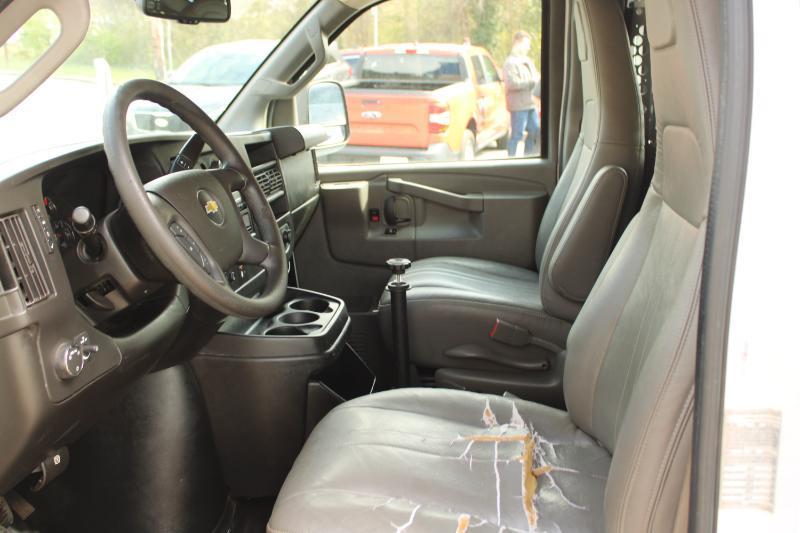 Chevrolet Express Cargo Van RWD 2500 135" 2016