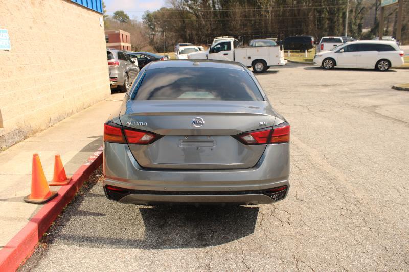 Nissan Altima 2.5 SV Sedan 2021