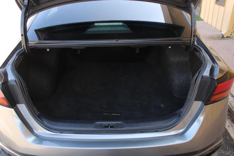 Nissan Altima 2.5 SV Sedan 2021