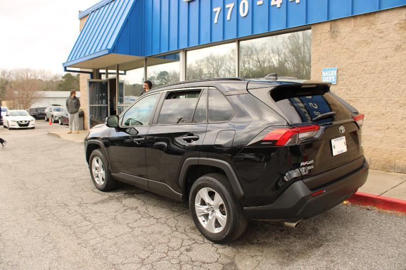 Toyota RAV4 XLE FWD (Natl) 2021