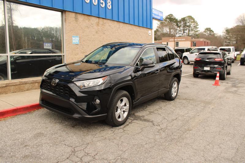 Toyota RAV4 XLE FWD (Natl) 2021