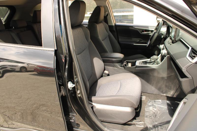 Toyota RAV4 XLE FWD (Natl) 2021