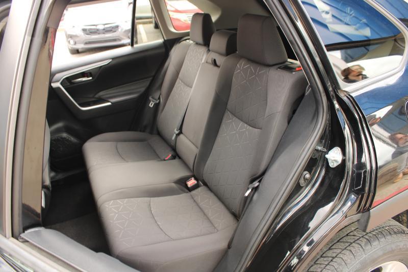 Toyota RAV4 XLE FWD (Natl) 2021