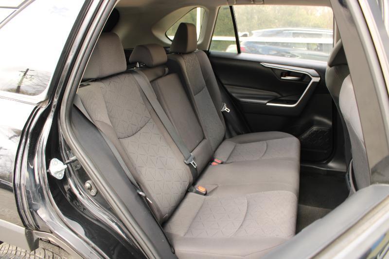 Toyota RAV4 XLE FWD (Natl) 2021