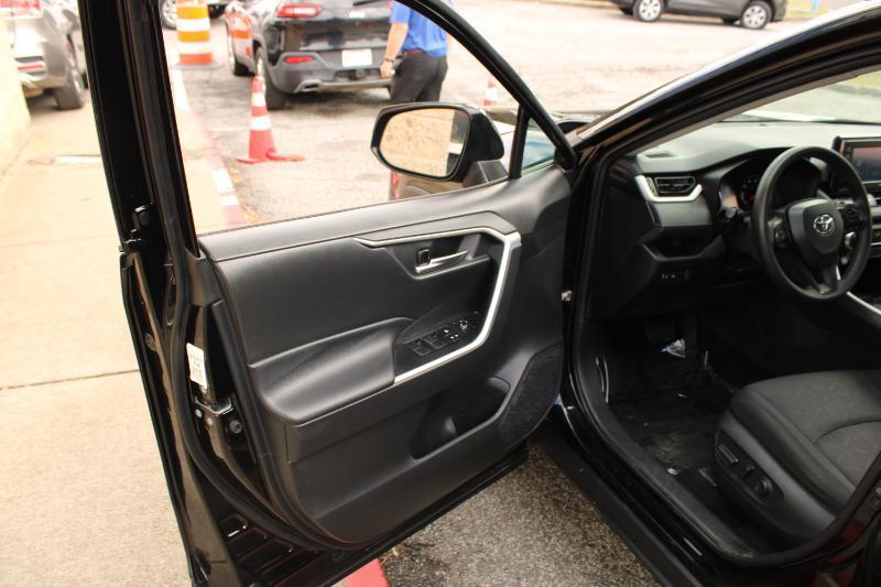 Toyota RAV4 XLE FWD (Natl) 2021