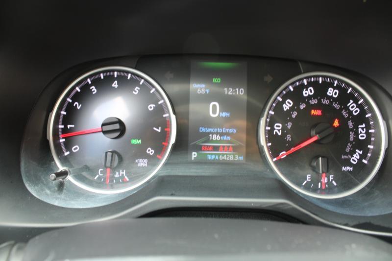 Toyota RAV4 XLE FWD (Natl) 2021