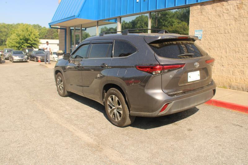 Toyota Highlander XLE FWD (Natl) 2021